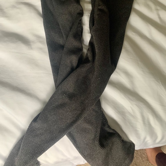 ALO LEGGINGS - Picture 4 of 4